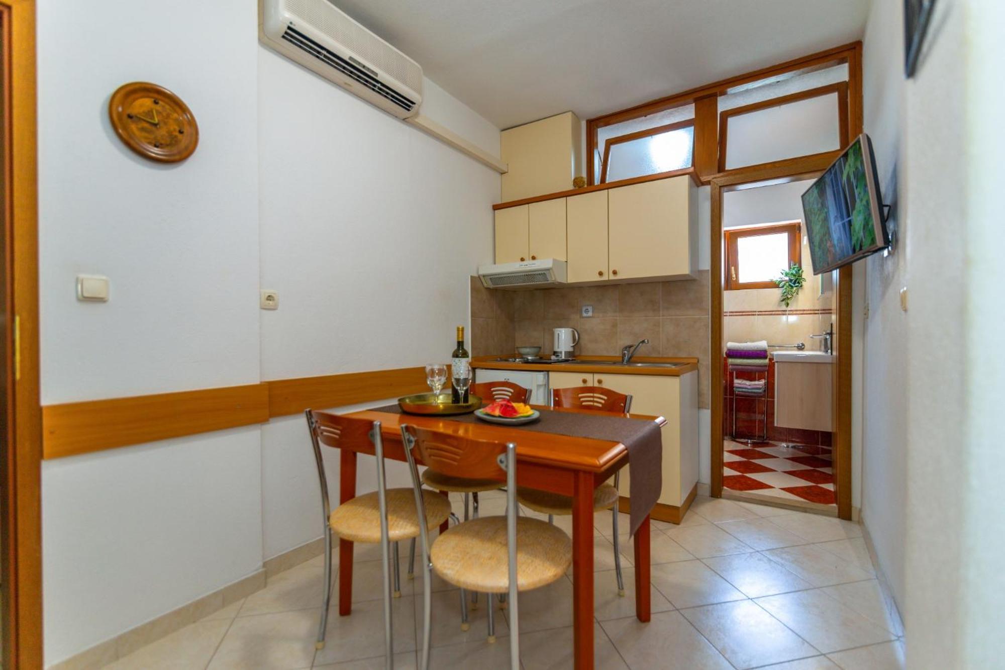 City Center Ana Apartments Макарска Екстериор снимка