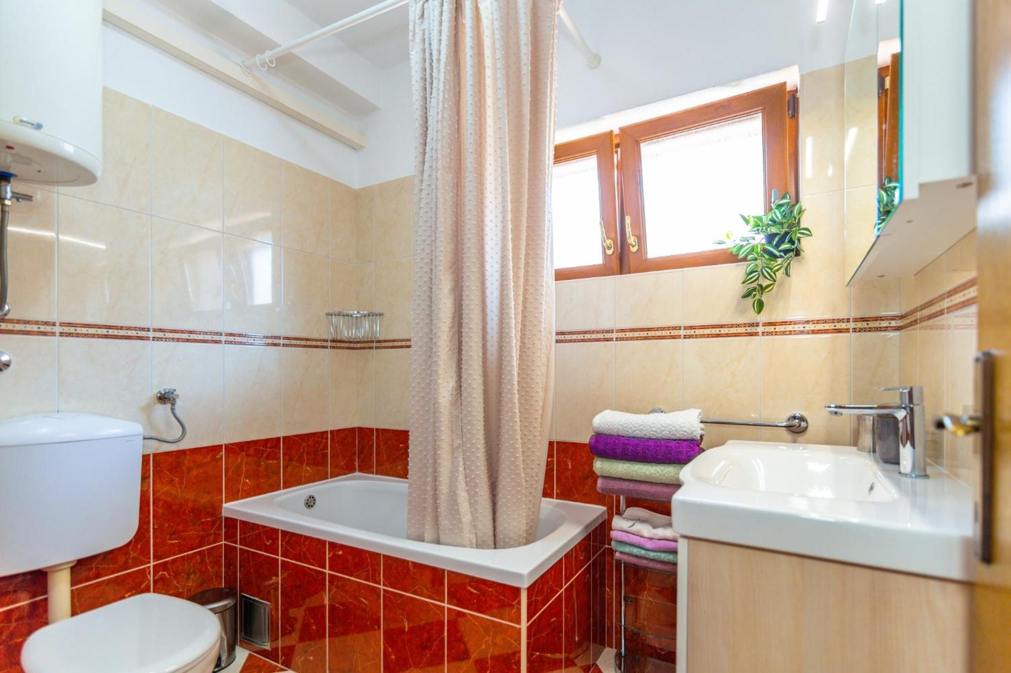 City Center Ana Apartments Макарска Екстериор снимка