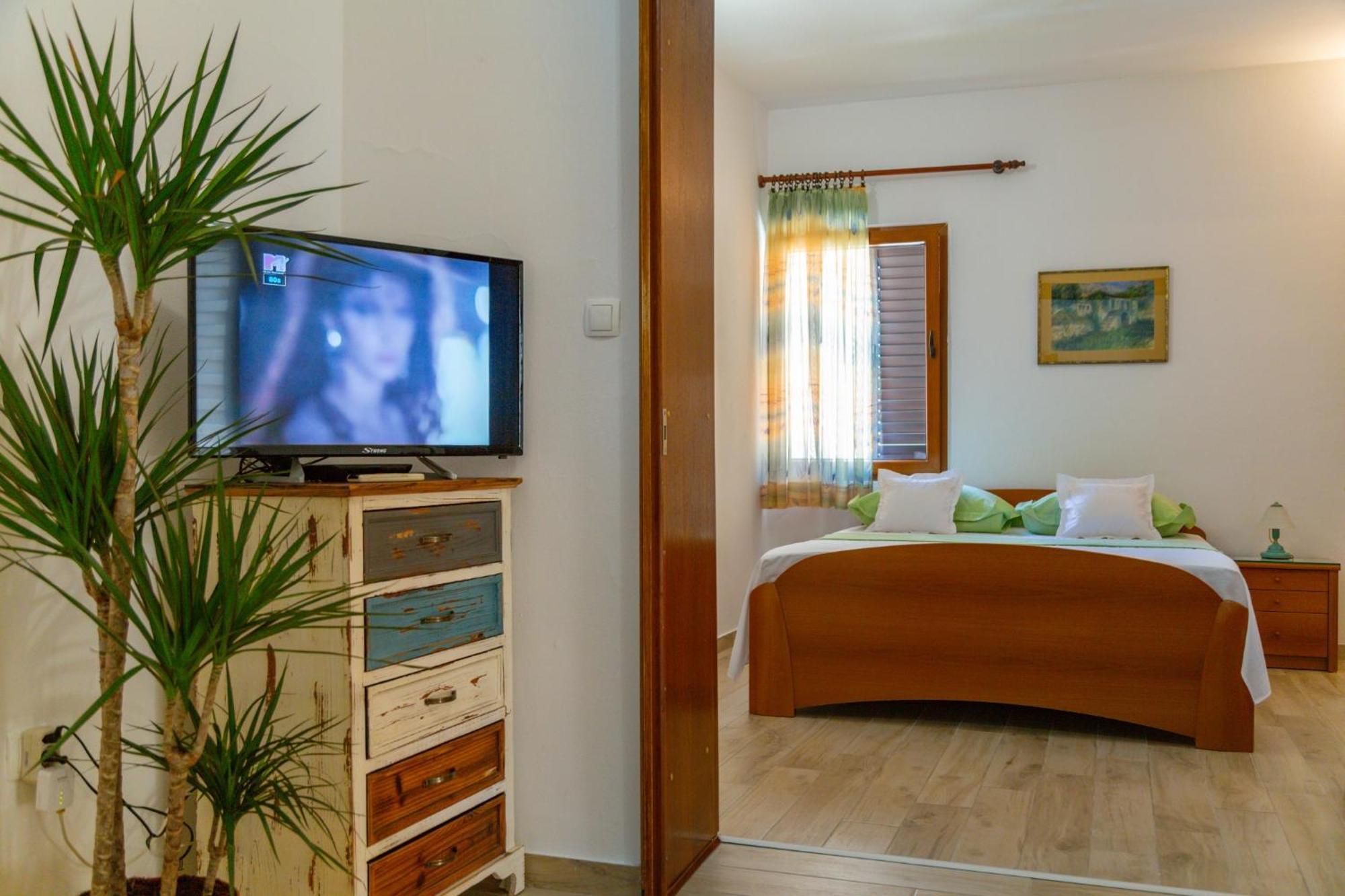 City Center Ana Apartments Макарска Екстериор снимка