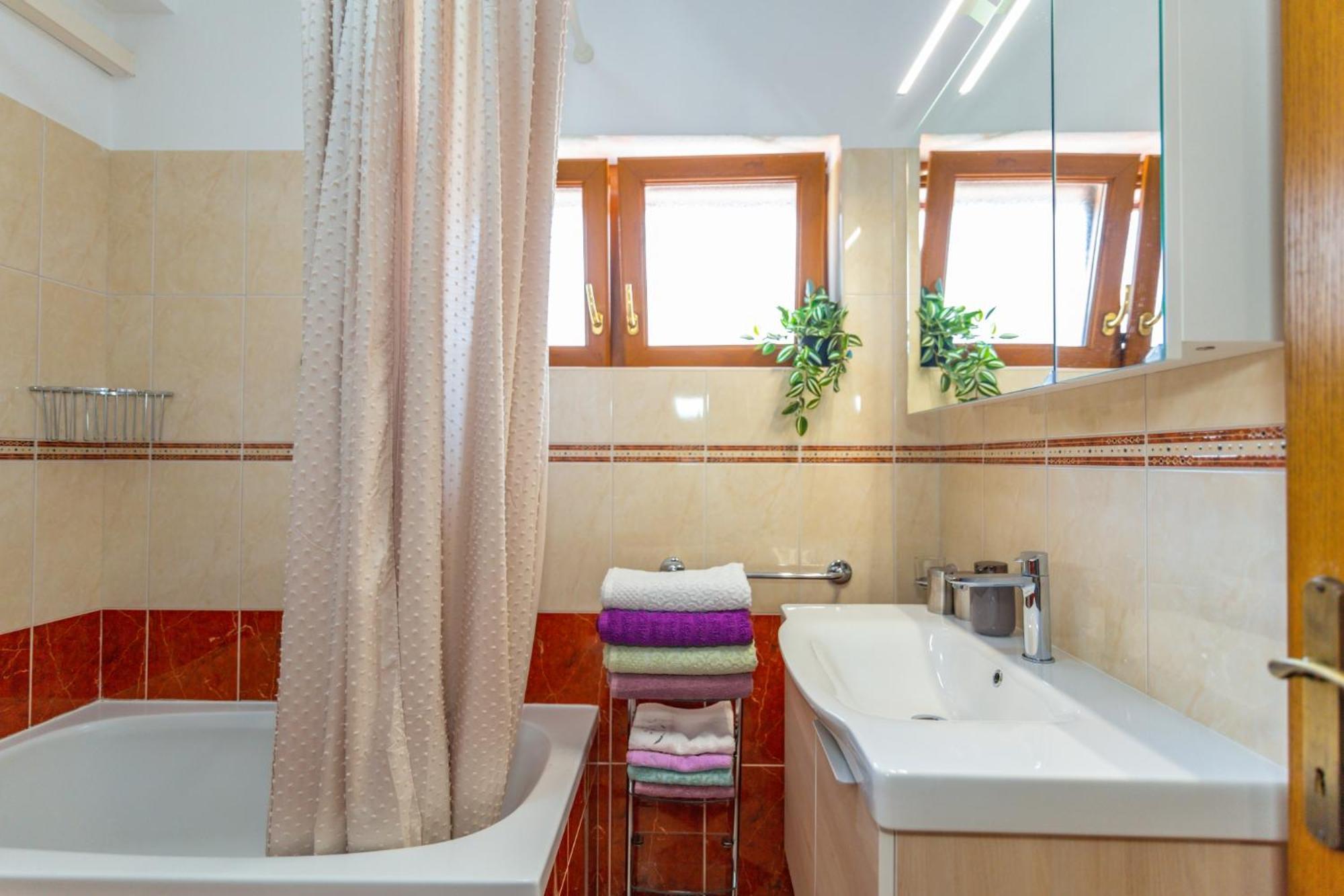 City Center Ana Apartments Макарска Екстериор снимка